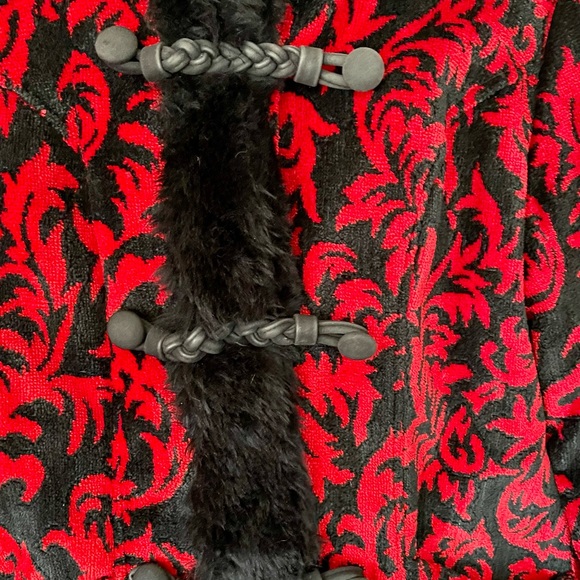 Vintage Tapestry Coat Red & Black Tapestry Faux Fur Trim Valentine’s Day! - Picture 4 of 9